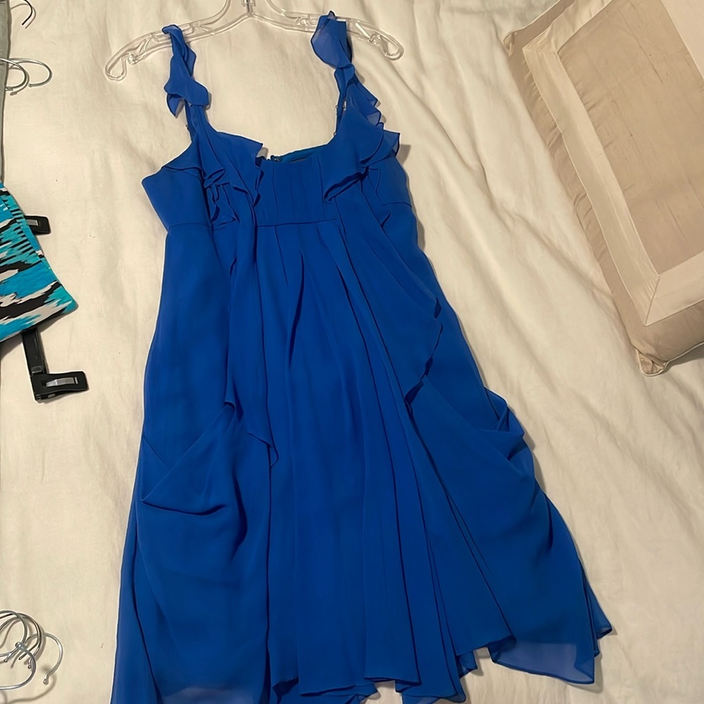 Cobalt blue dress. Perfect for a summer wedding!